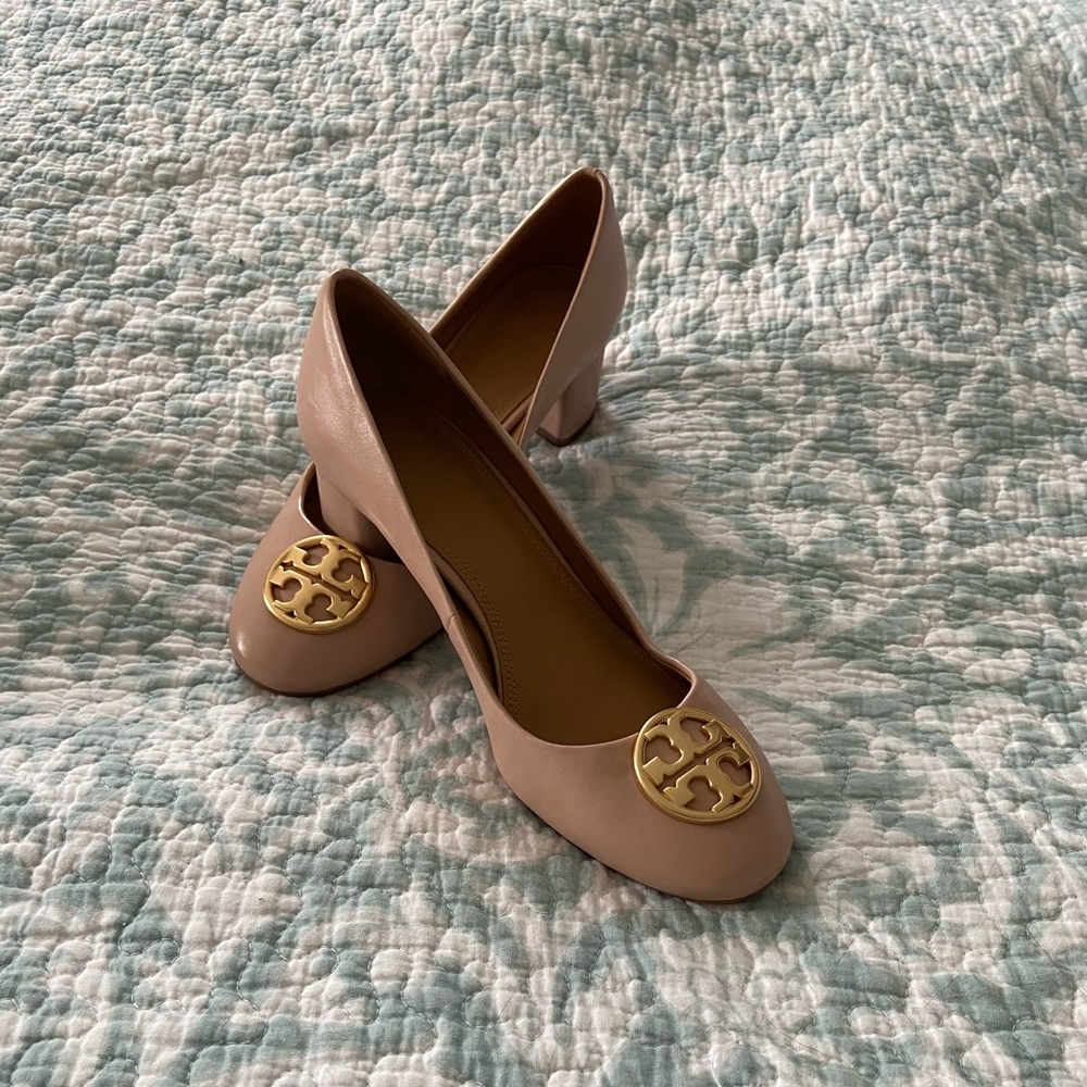 Nude Tory Burch pumps! Size 8.5, worn 1 time